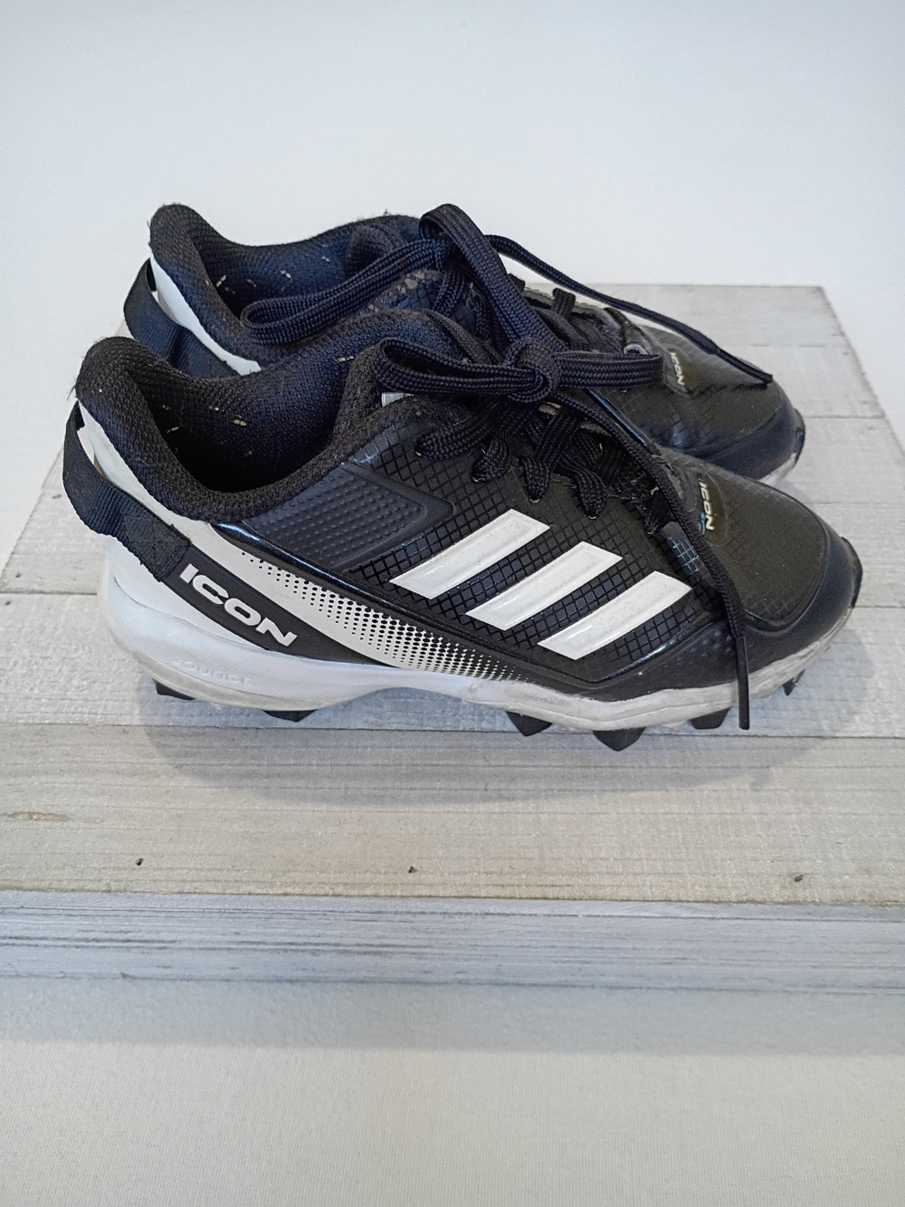 Adidas Icon 7 MD baseball cleats in black and white Size 12K